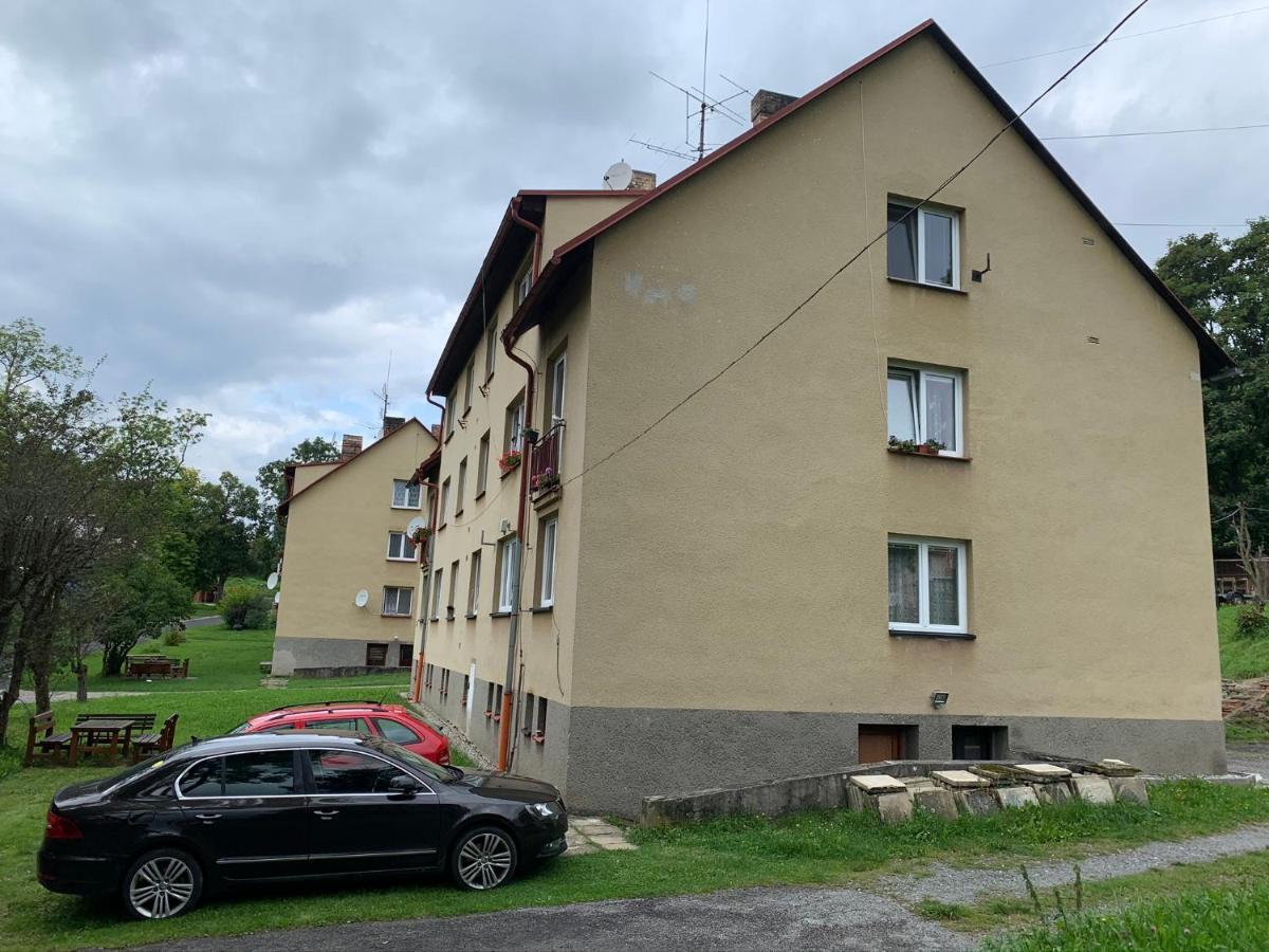 Cely Byt Zelnava Apartment Bagian luar foto