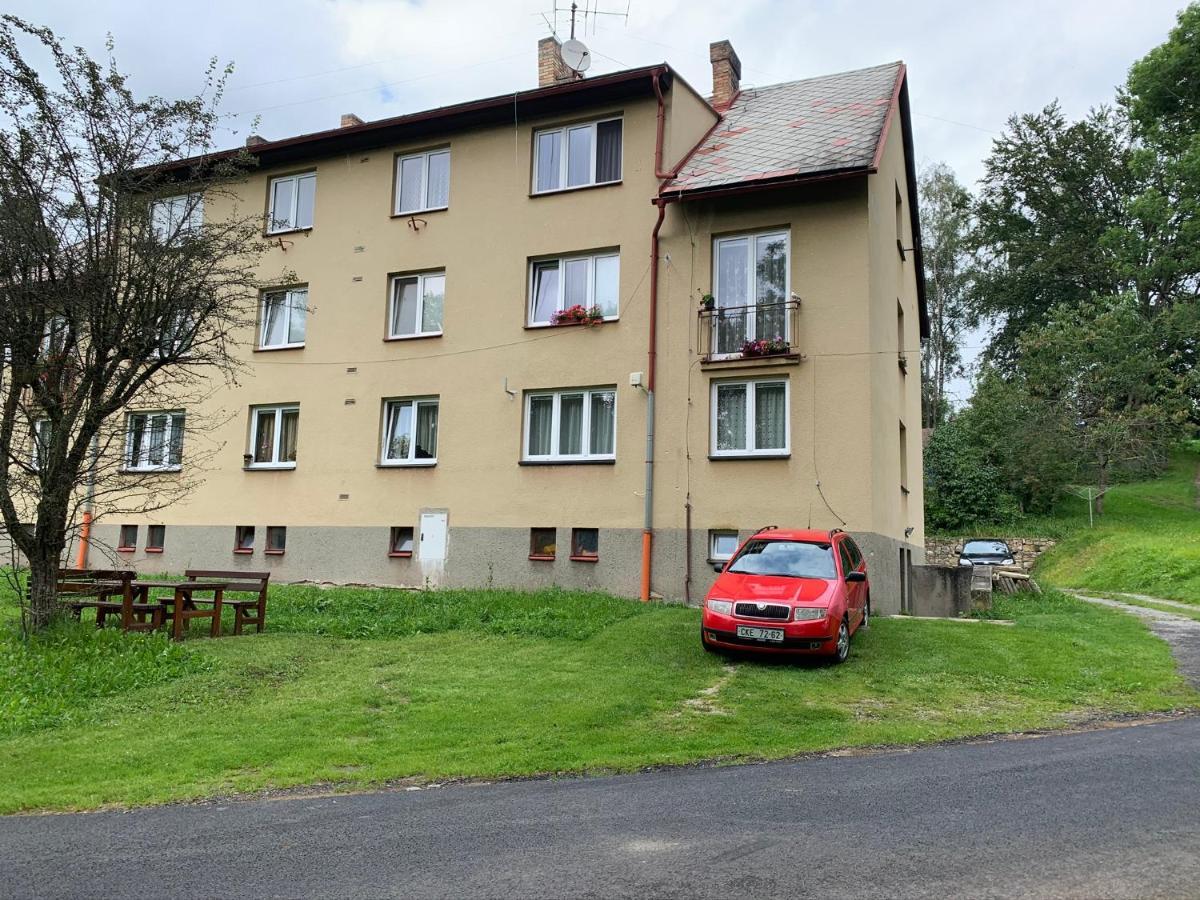 Cely Byt Zelnava Apartment Bagian luar foto